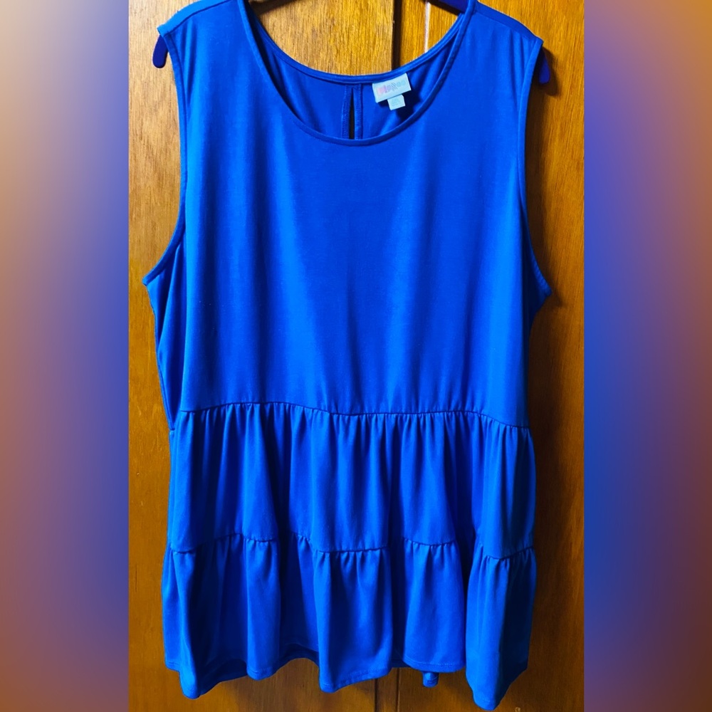 LuLaRoe “Eliana” Sleeveless Top